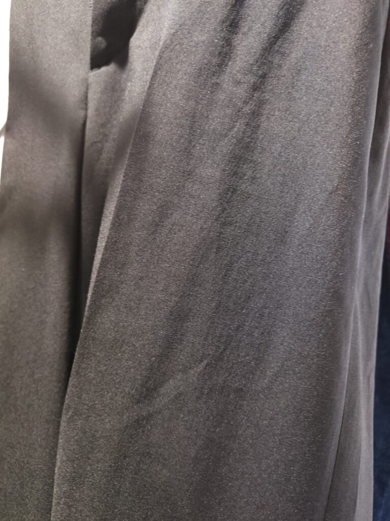 シワしわパンツ