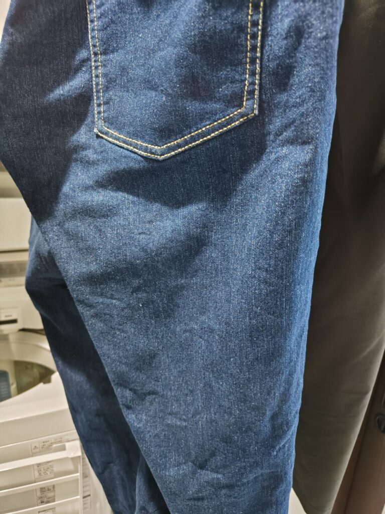 シワがのびたジーンズ